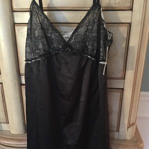 Vera Wang nighty/slip